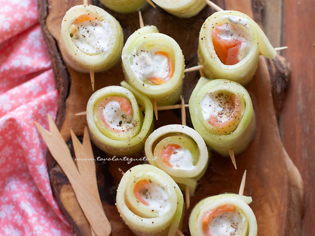 Involtini di cetrioli (veloci, sfiziosi e senza cottura!) - Tavolartegusto