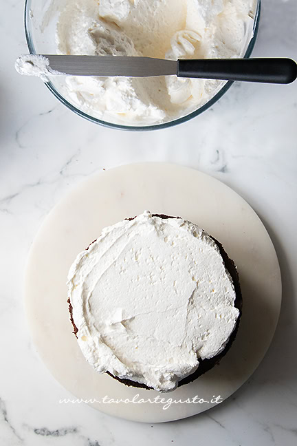 guarnire la torta foresta nera