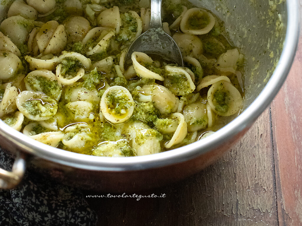 Pasta e broccoli (Ricetta base + varianti gustose)