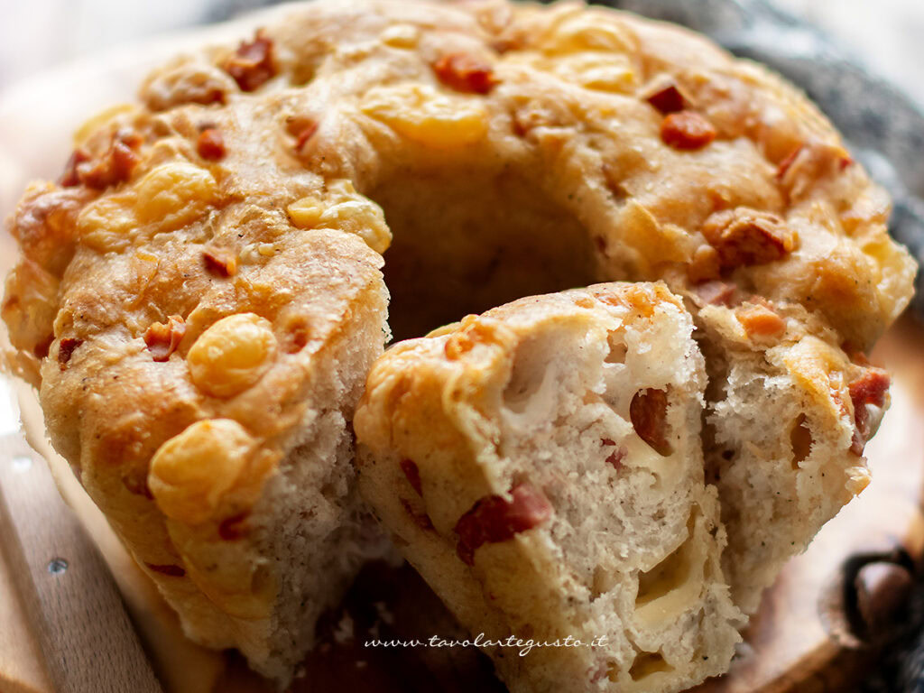 Casatiello stracciato (Ricetta spiegata passo passo)