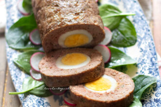 Polpettone con uova sode