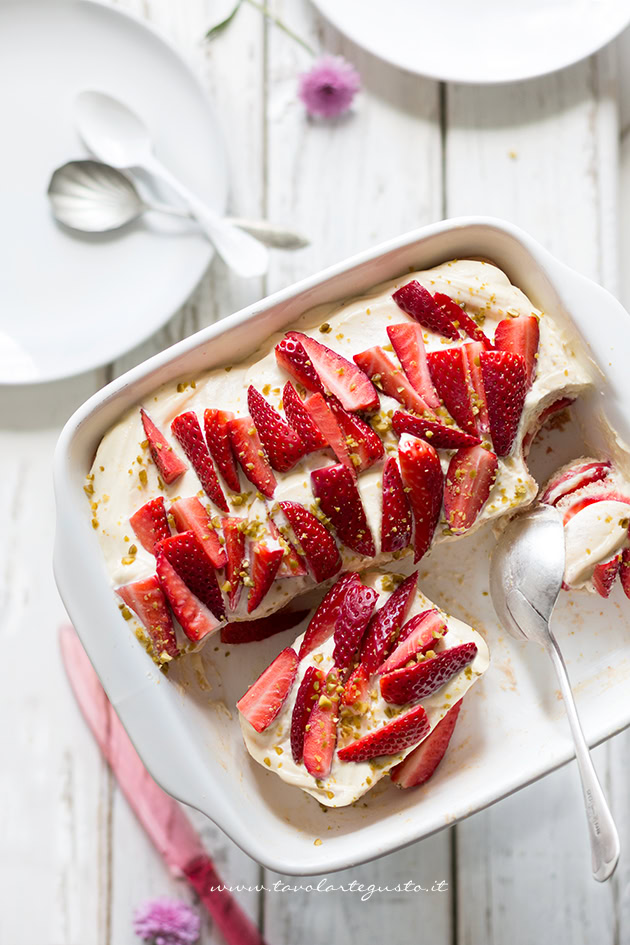 Tiramisù alle fragole con uova pastorizzate