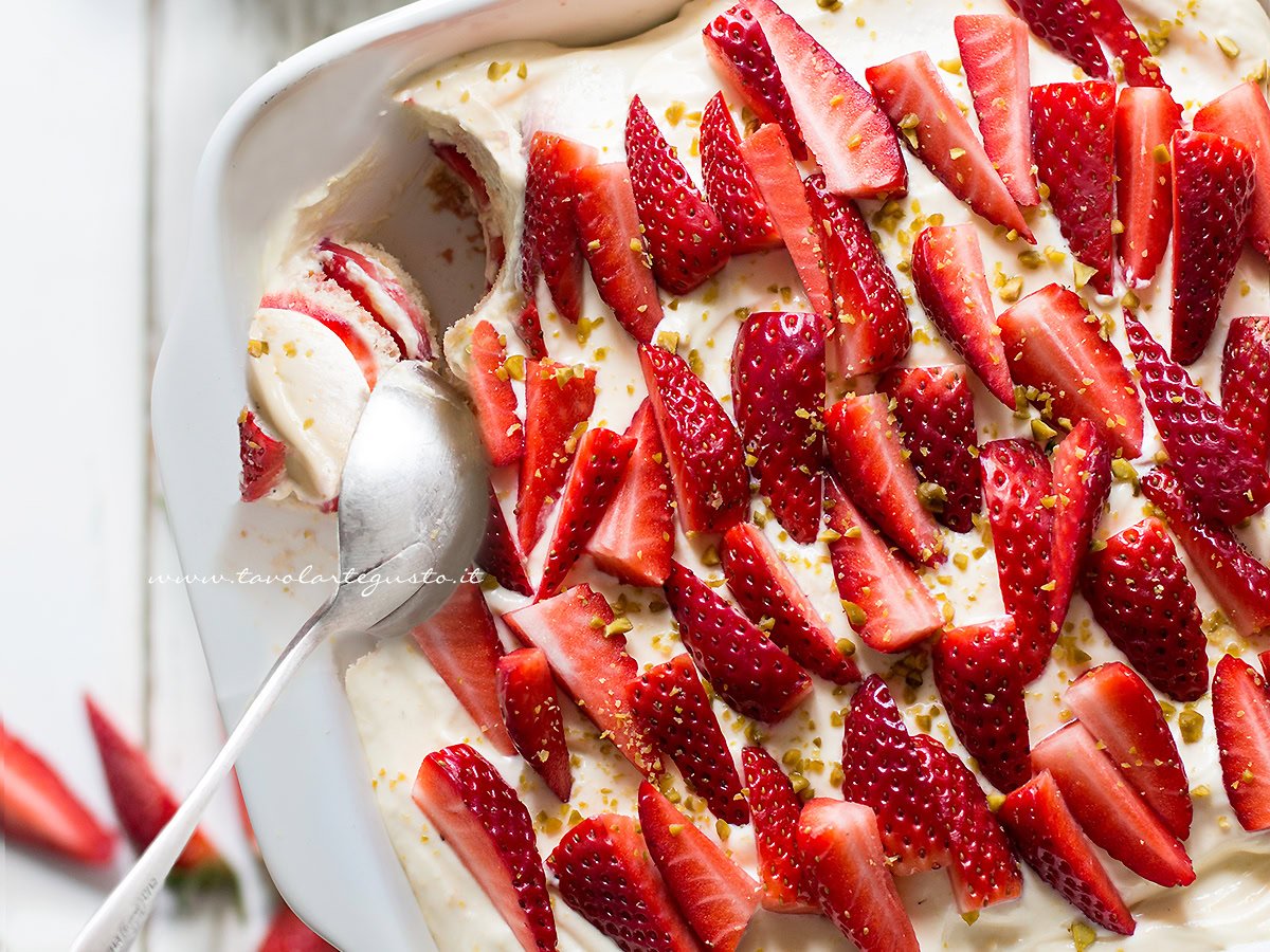 Tiramisù alle fragole con uova pastorizzate