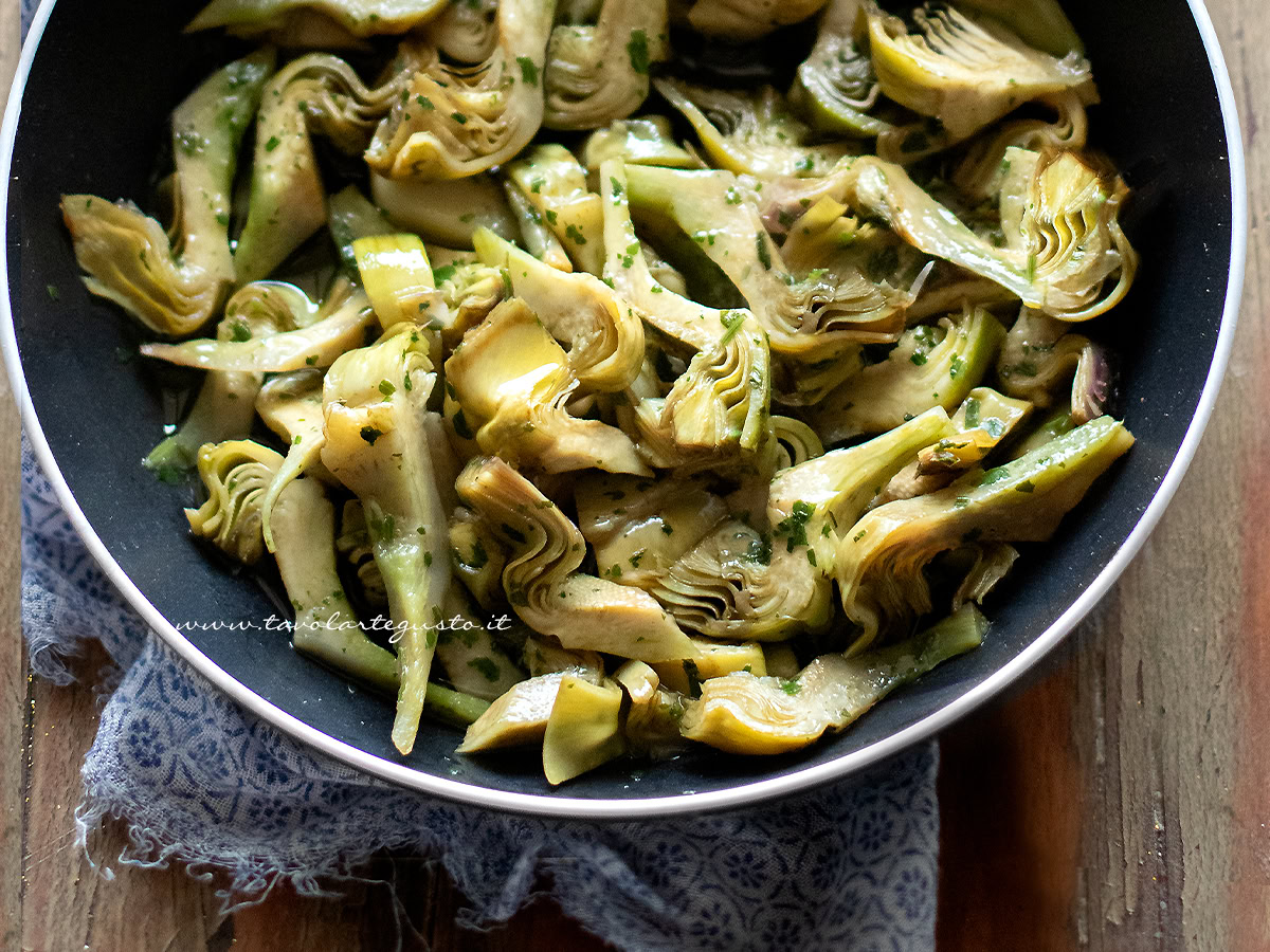 carciofi trifolati in padella