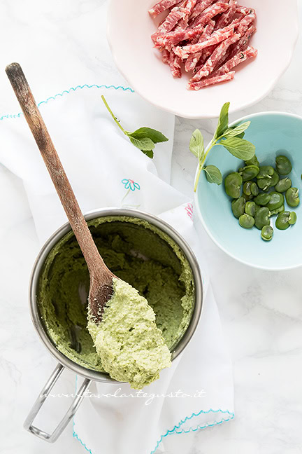 crema di fave per la pasta con fave e salame