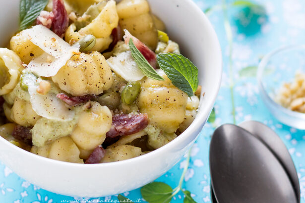 pasta con fave e salame