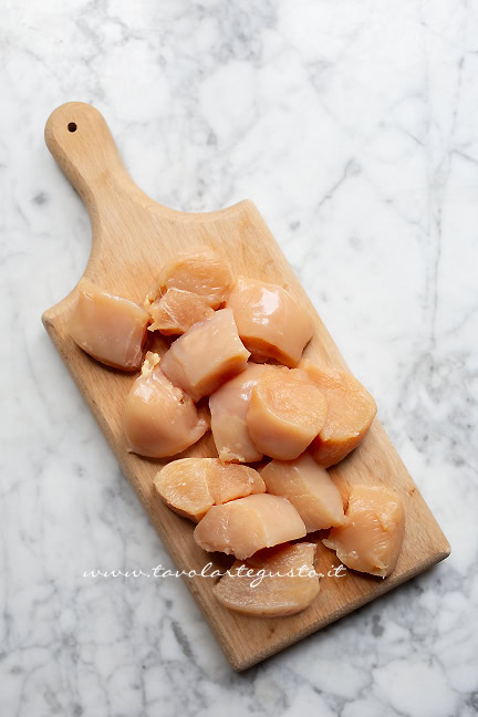 preparazione del pollo tikka masala