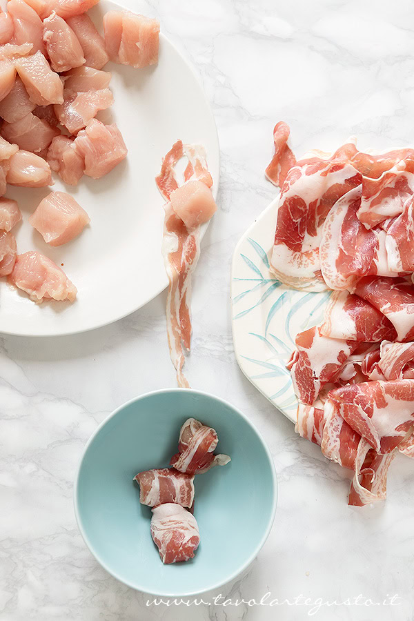 preparazione spiedini di pollo 1