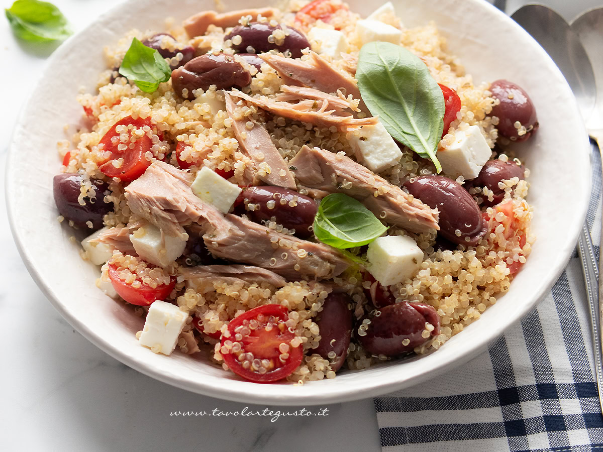 quinoa con tonno e olive