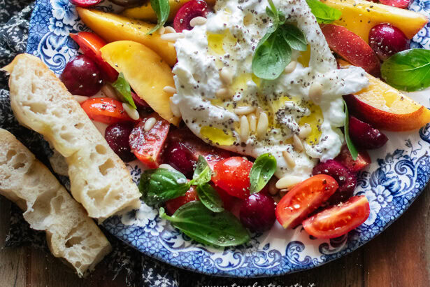 Insalata di pesche e burrata