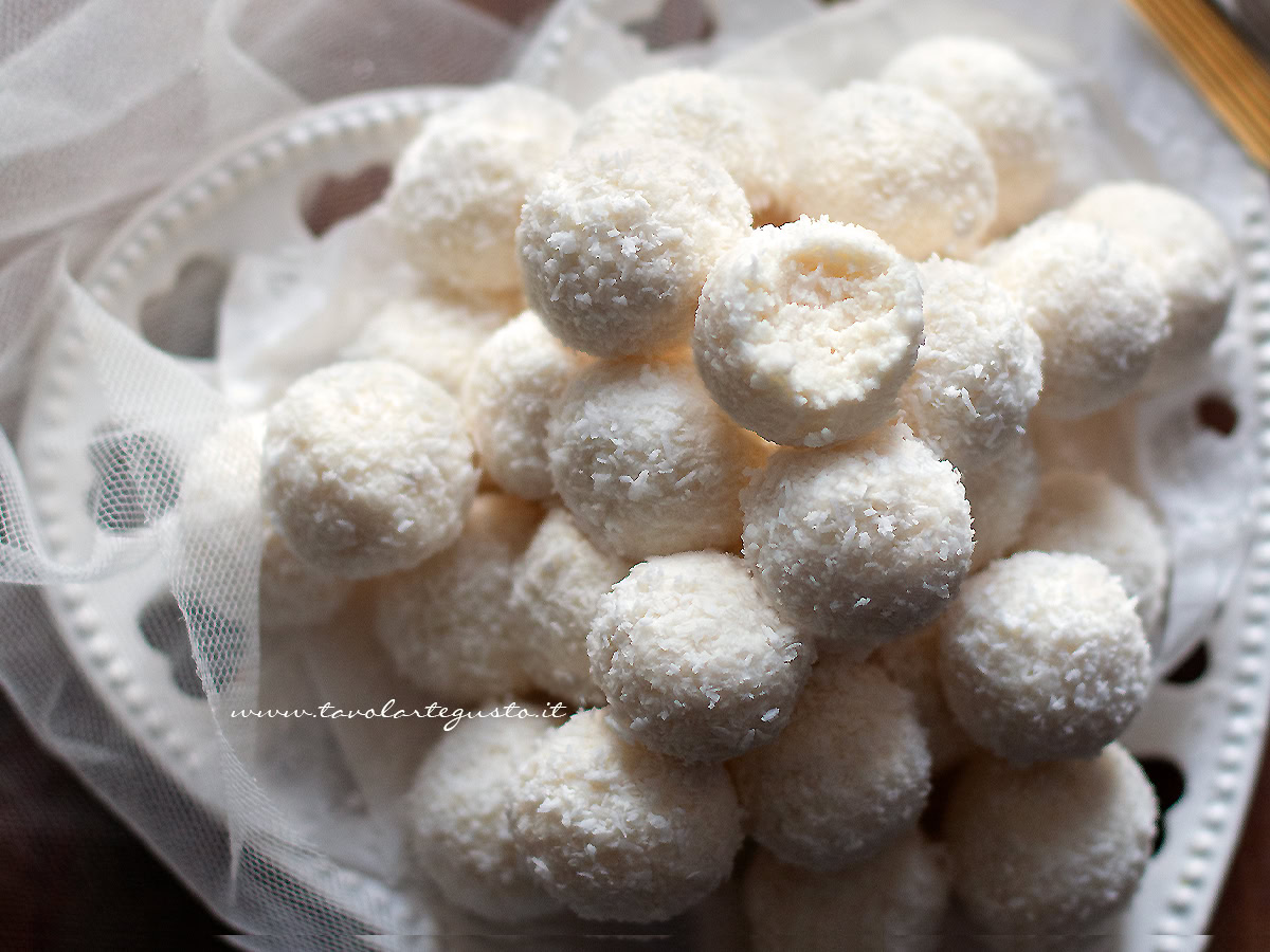 palline di cocco e ricotta