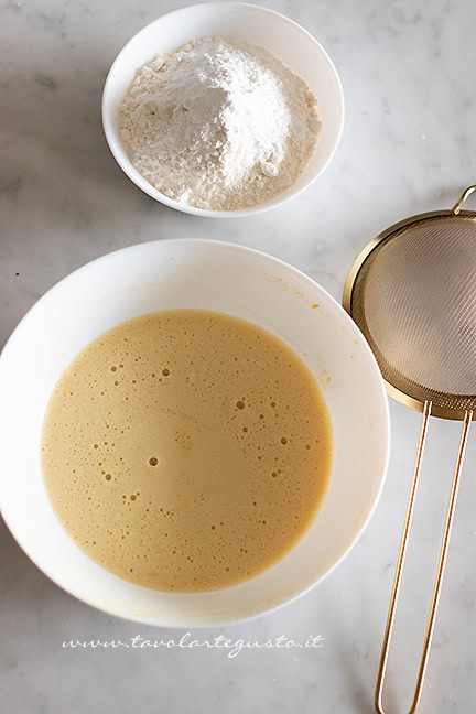 preparare le torta alle nespole