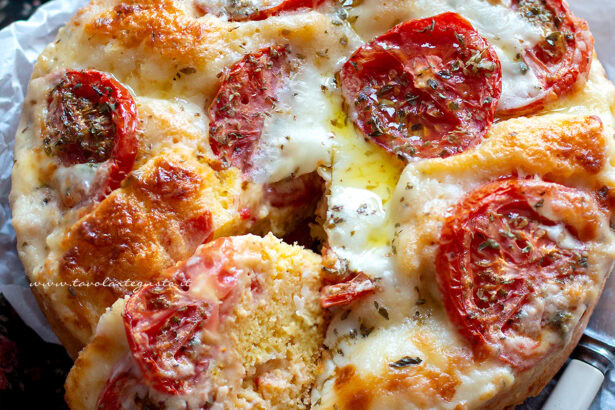 torta salata stracchino e pomodori