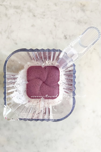 frullare il frozen yogurt senza zucchero
