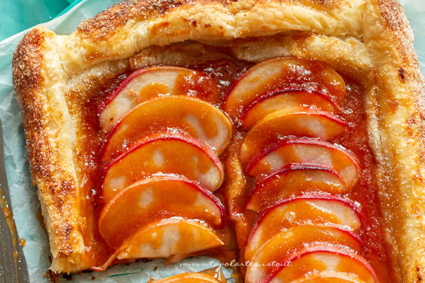 sfoglia con pesche e marmellata