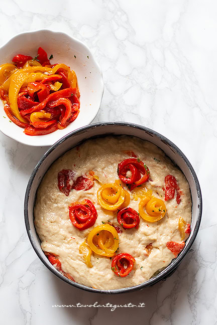 farcire la torta salata con peperoni