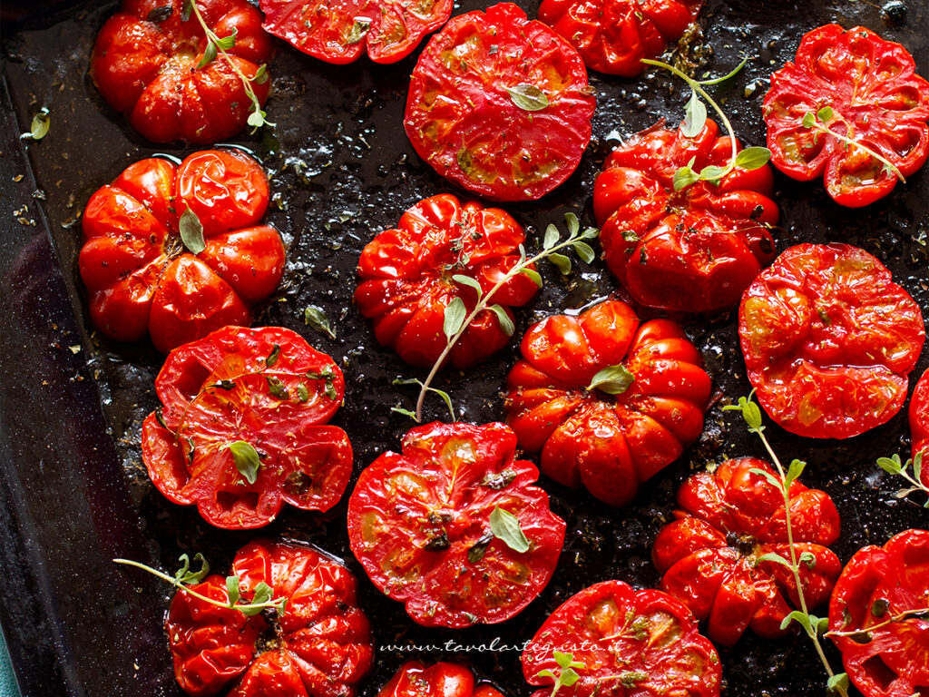 Pomodori al forno (semplici e gustosi)