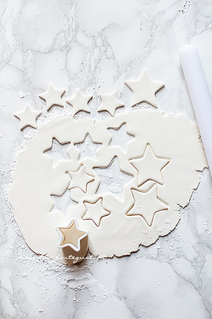 stelline di pasta di zucchero per torta pan di stelle