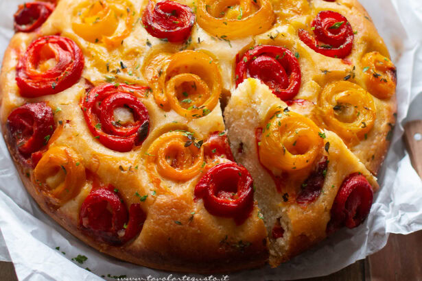 torta salata con peperoni