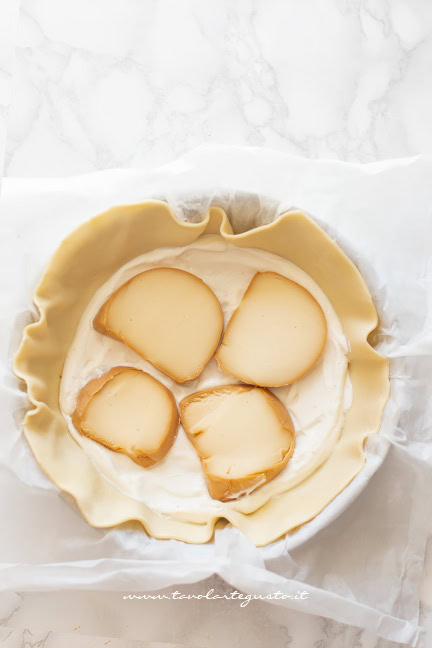 farcire la torta salata alla zucca con ricotta e scamorza