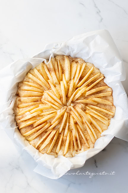 preparare la torta di mele al microonde