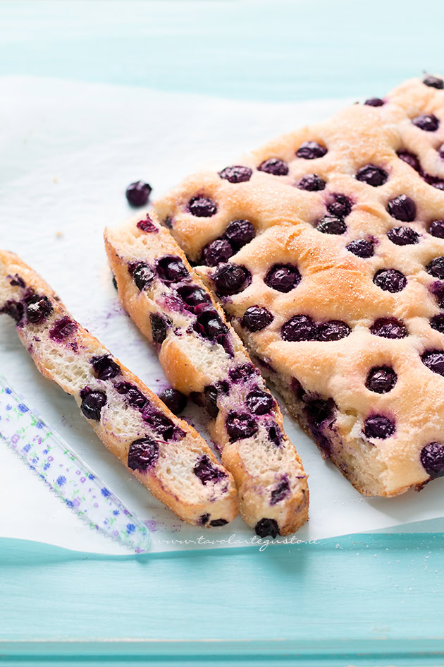 ricetta schiacciata con l'uva
