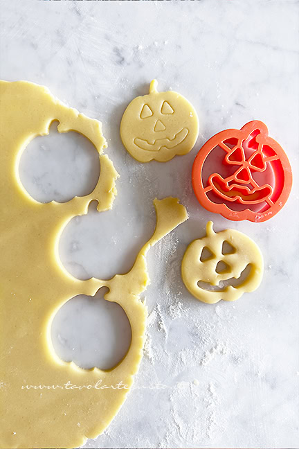 biscotti di halloween con formine