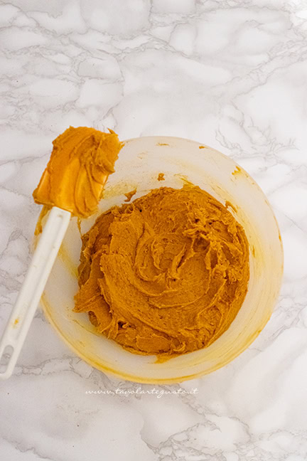impasto dei biscotti alla zucca