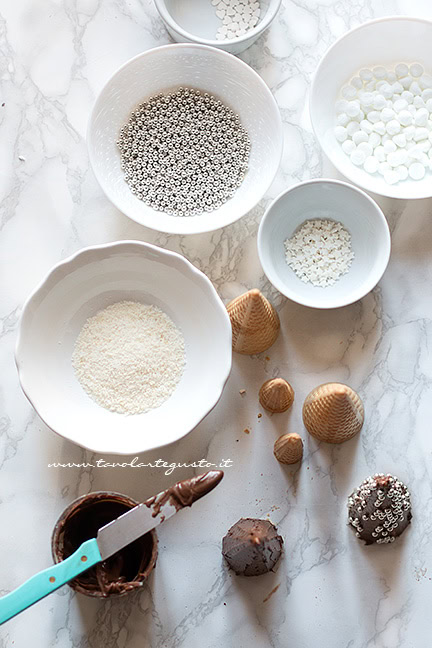 decorazioni coni a forma di alberi per la torta ad albero di natale