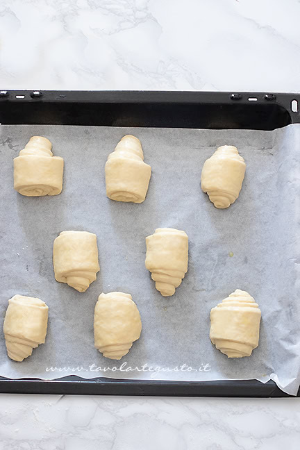 panini all'olio lievitati pronti da cuocere