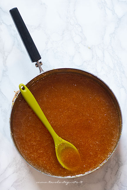 passare la marmellata di arance