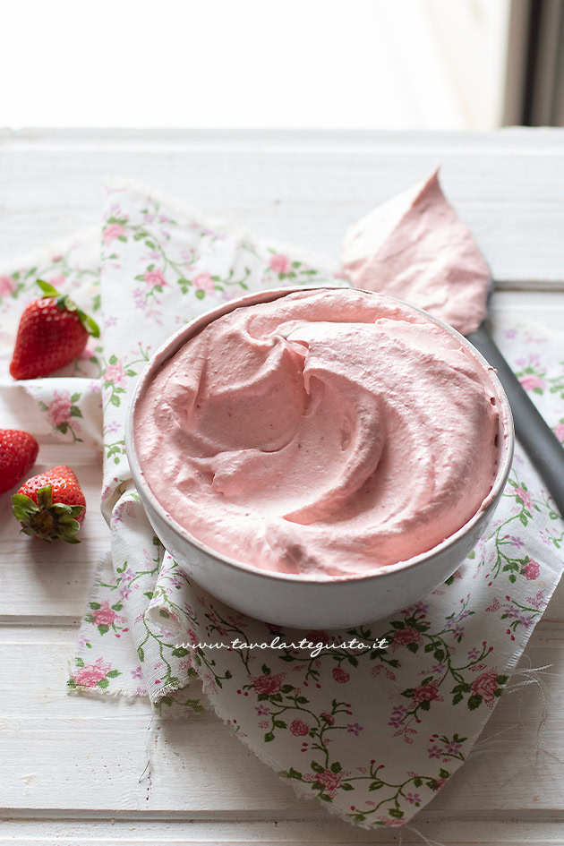 crema alle fragole ricetta