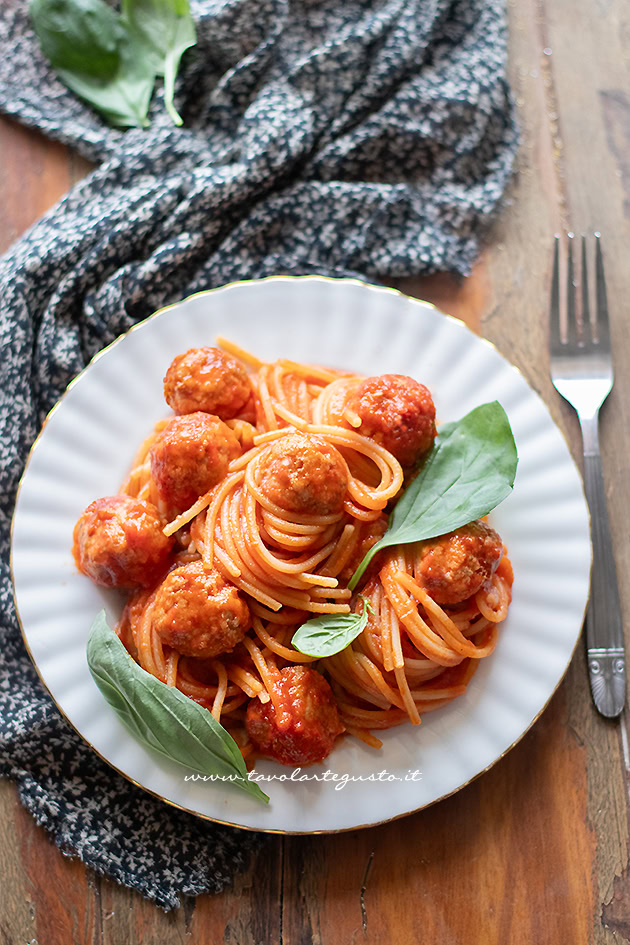 spaghetti con le polpette ricetta