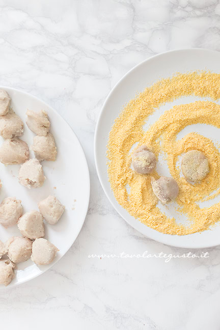 panare i nuggets di pesce