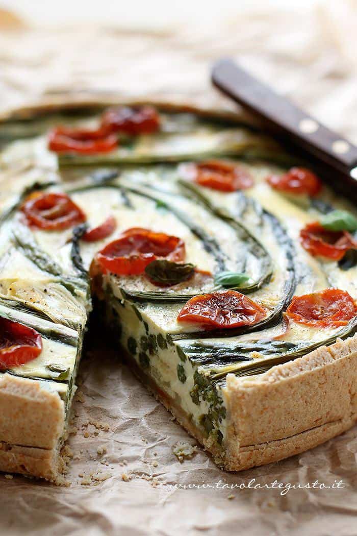 torta salata con asparagi
