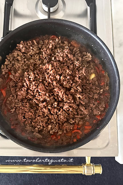 completare la cottura della carne per il burrito