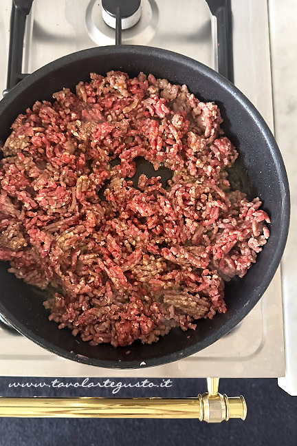 cuocere la carne per il burrito