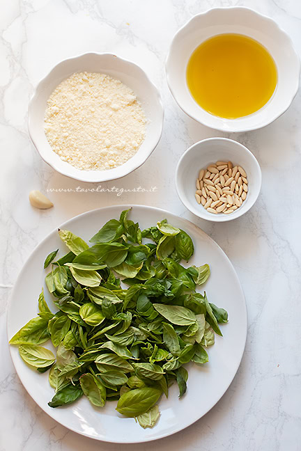 ingredienti pesto alla genovese