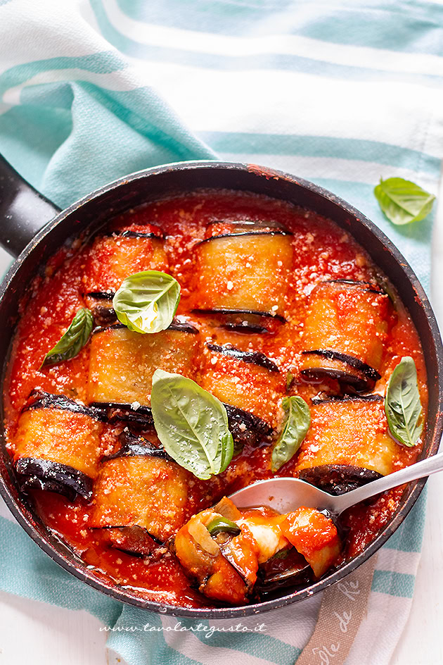 ricetta involtini di melanzane