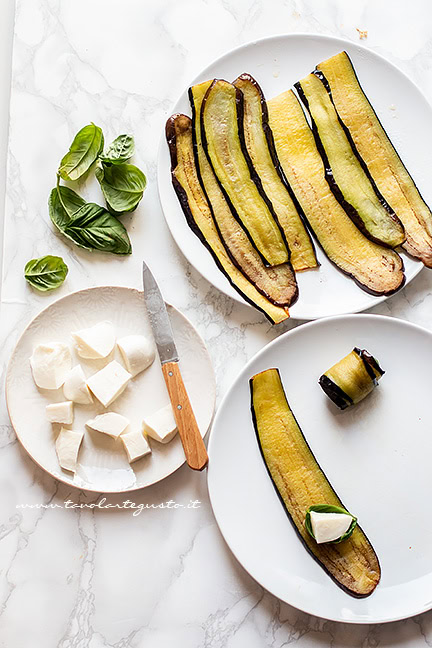 riempire gli involtini di melanzane