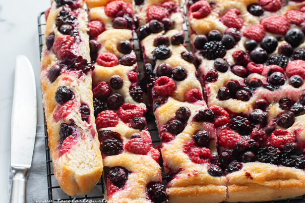 schiacciata ai frutti di bosco