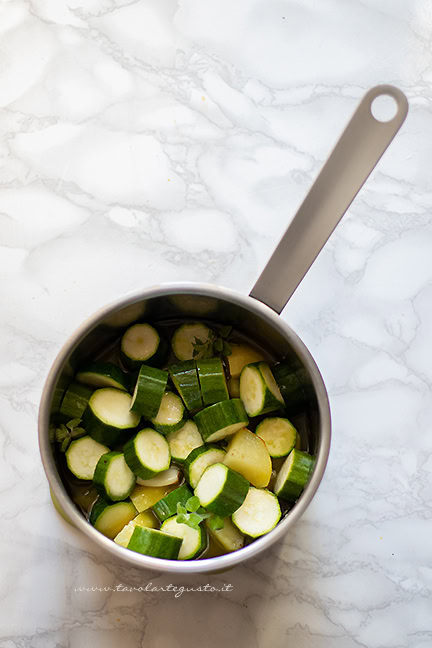 preparare la vellutata di zucchine