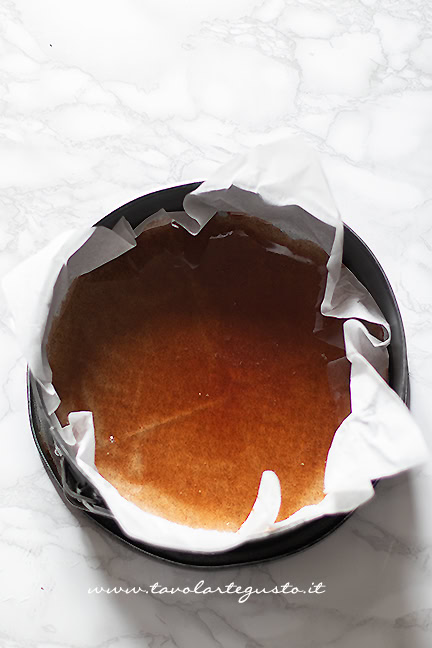 base caramellata per upside down apple cake