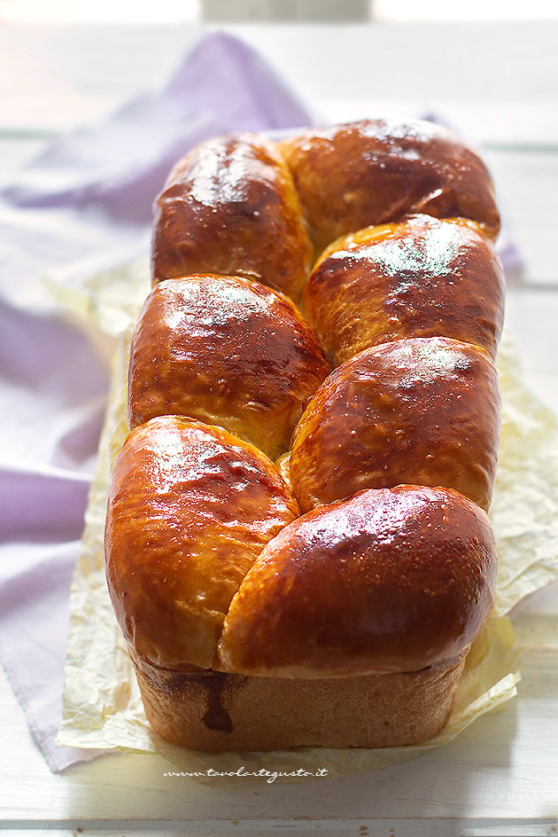 pan brioche appena sfornato