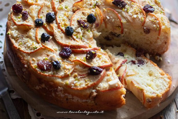 torta di mele e frutta secca